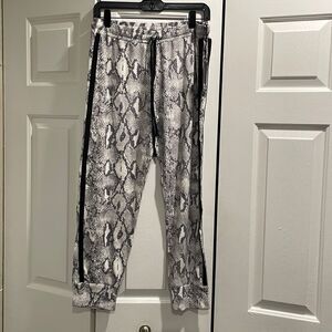 NWT Michael Lauren Cropped Sweatpants, Size Medium